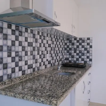 Erbay Mansions 아파트호텔 트라존